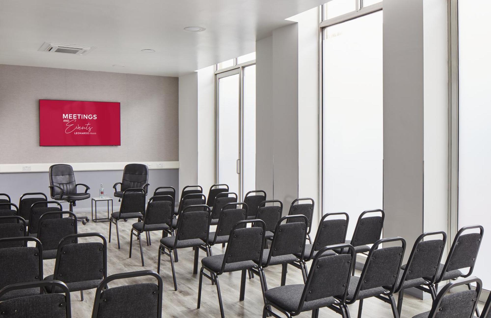 Leonardo Hotel Edinburgh Haymarket Екстер'єр фото
